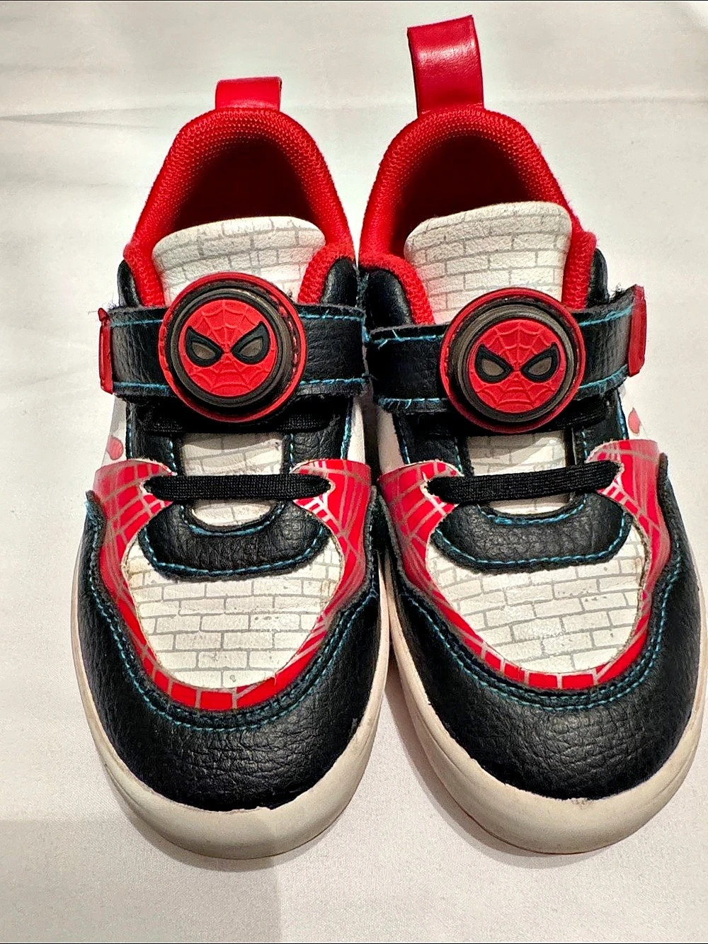 Marvel Spider-Man sneakers Kids Sneakers Boys Size 10 Black Red